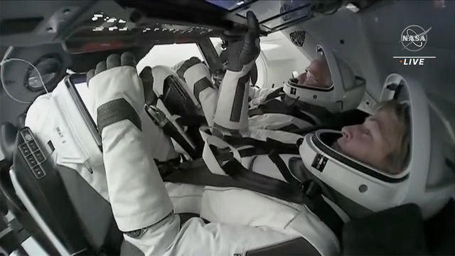 053023-cockpit1.jpg 